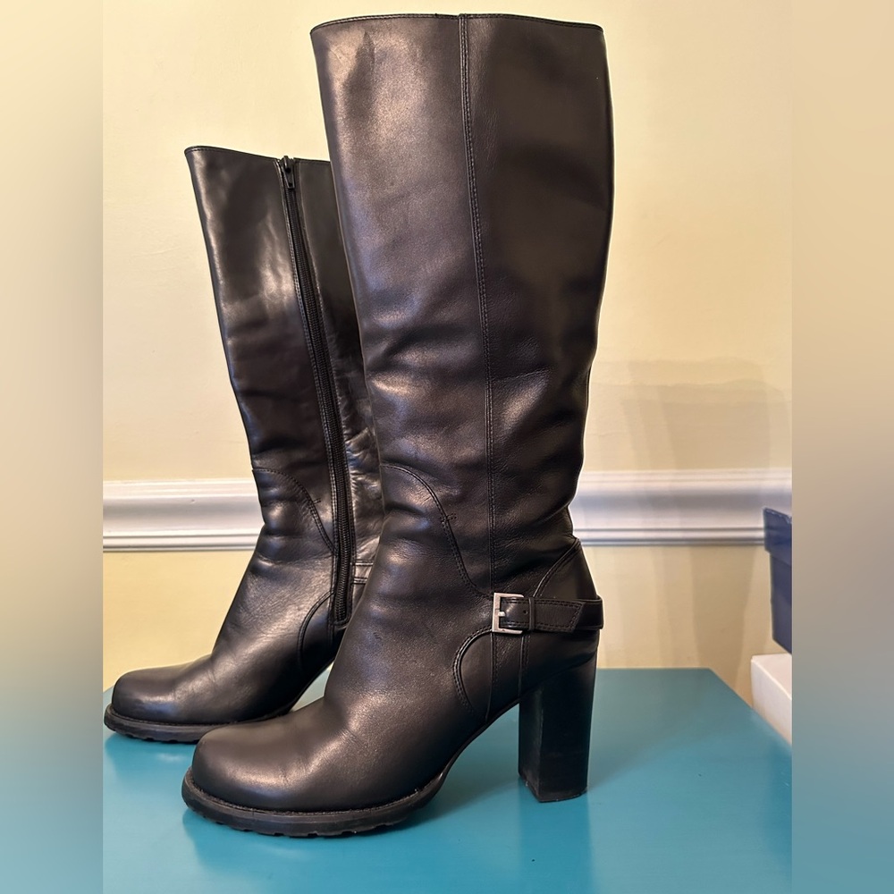 Charles David Black leather heeled boot